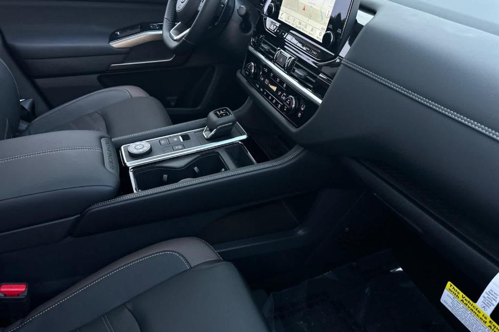 new 2025 Nissan Pathfinder car, priced at $44,301