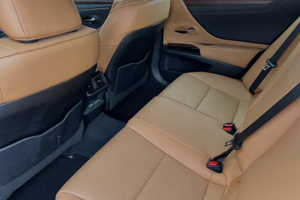 used 2022 Lexus ES 350 car, priced at $35,471