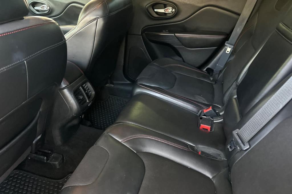 used 2015 Jeep Cherokee car, priced at $12,585