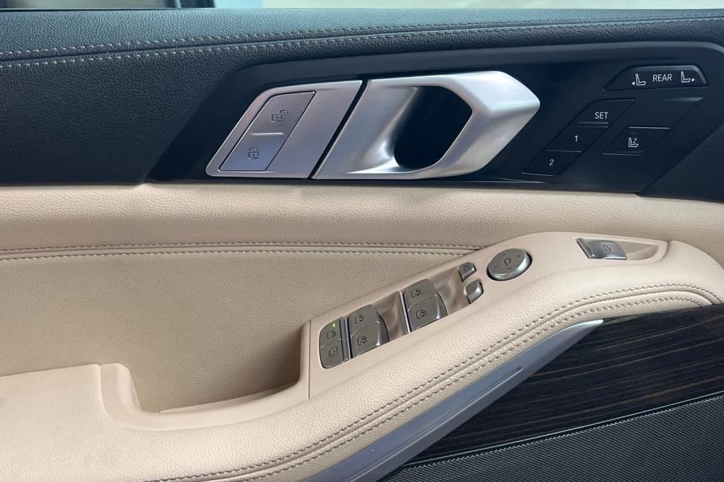 used 2021 BMW X7 car, priced at $38,218