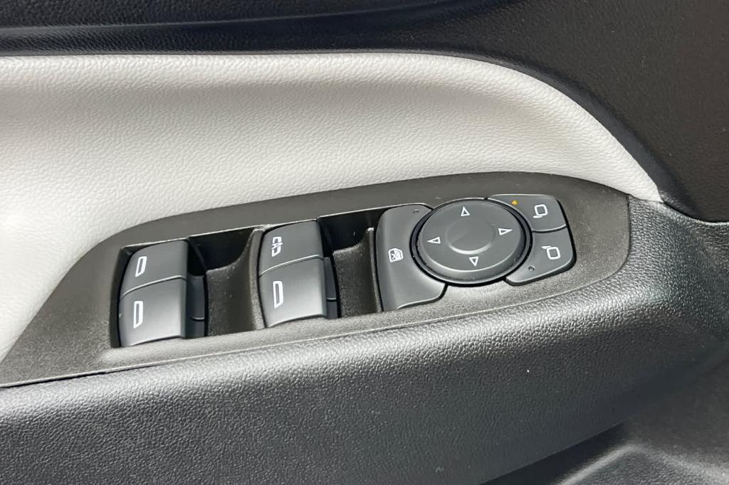 used 2023 Chevrolet Equinox car, priced at $20,821