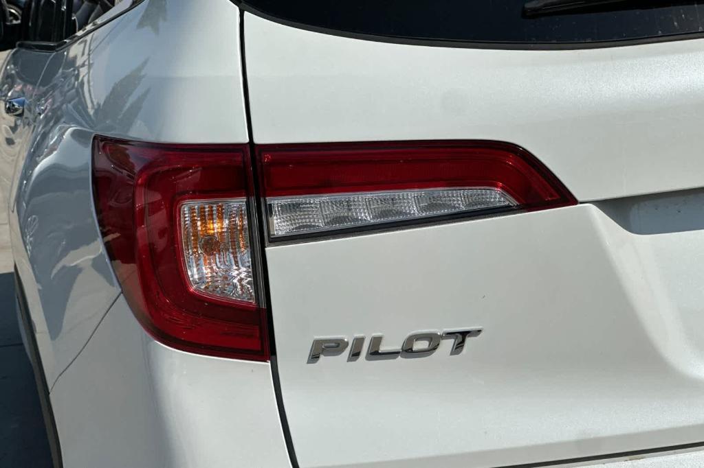 used 2022 Honda Pilot car, priced at $23,729
