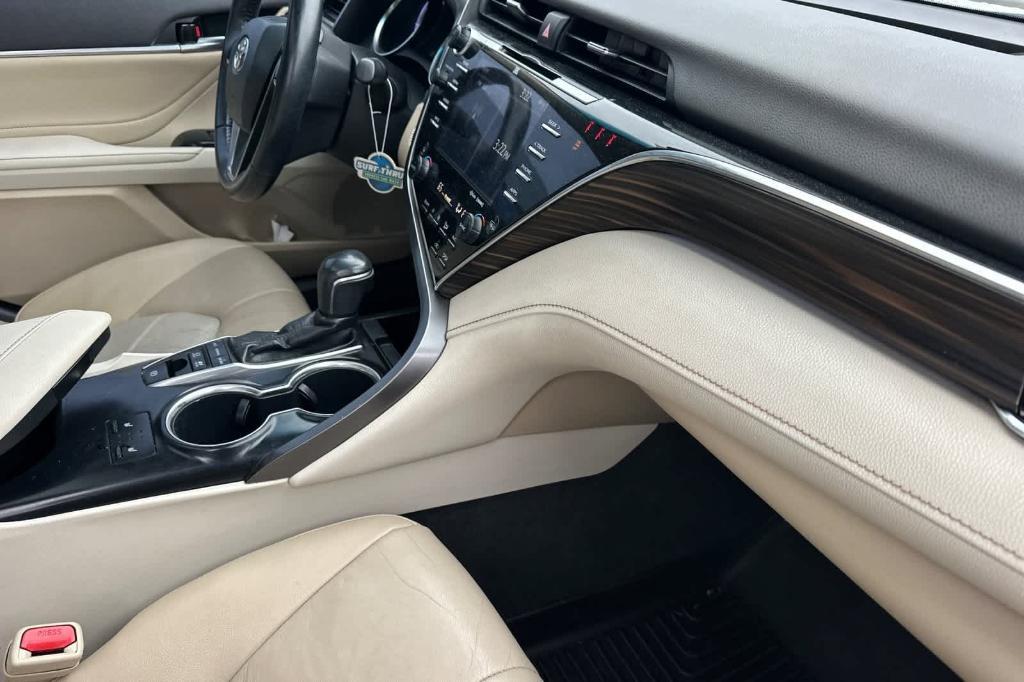 used 2018 Toyota Camry Hybrid car, priced at $18,727