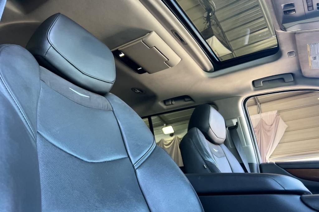 used 2020 Cadillac Escalade ESV car, priced at $34,396