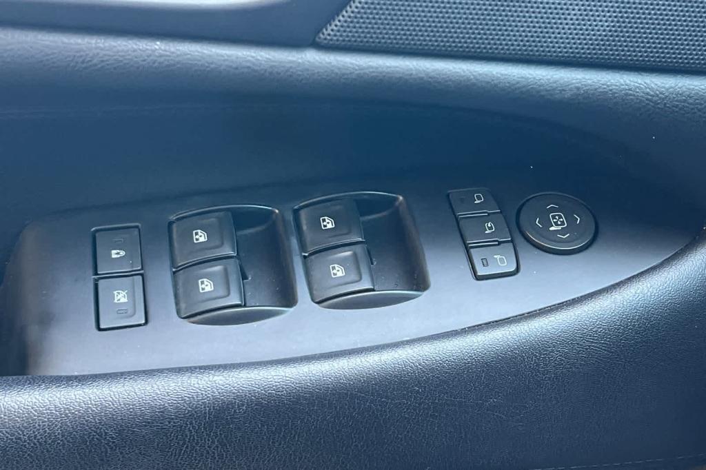 used 2020 Cadillac Escalade ESV car, priced at $34,396