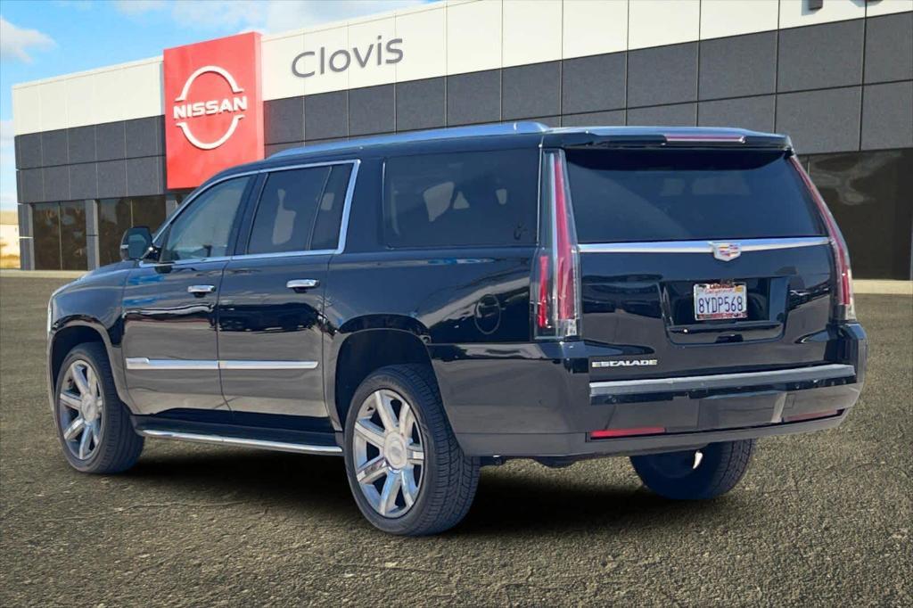 used 2020 Cadillac Escalade ESV car, priced at $34,396