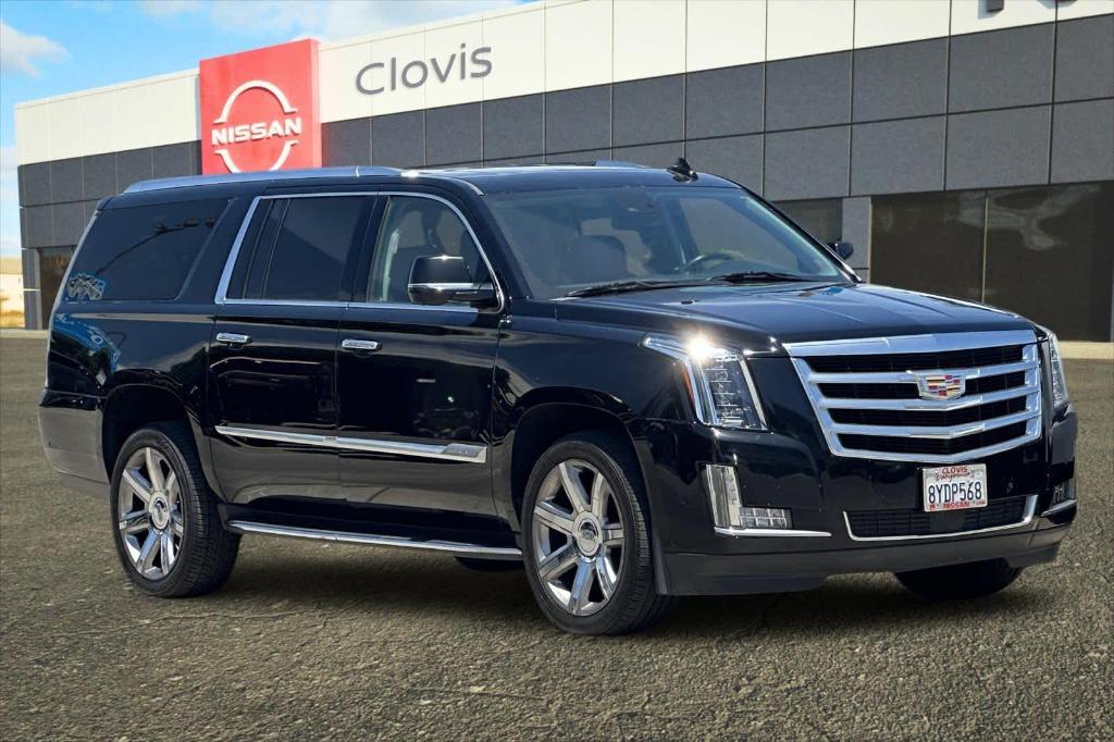 used 2020 Cadillac Escalade ESV car, priced at $34,396