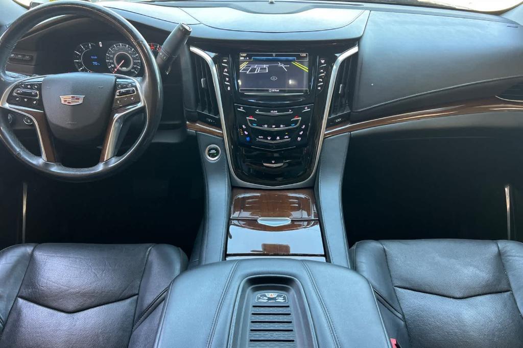 used 2020 Cadillac Escalade ESV car, priced at $34,396