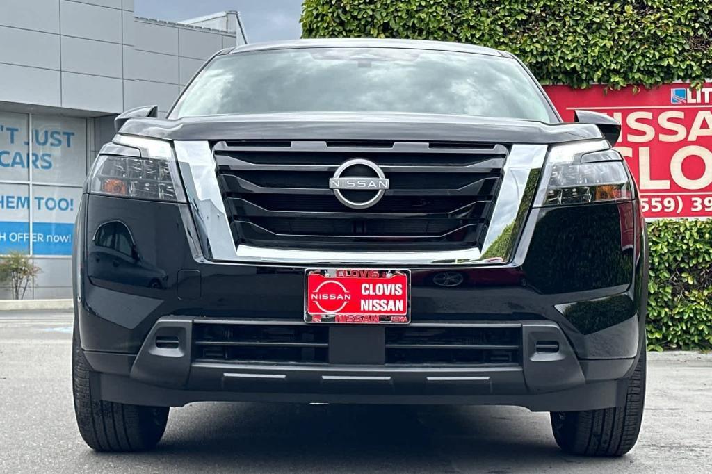 new 2025 Nissan Pathfinder car, priced at $35,178