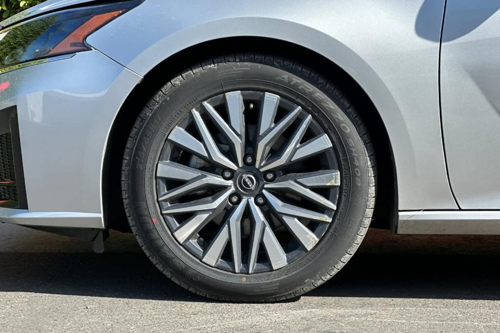 used 2023 Nissan Altima car, priced at $18,235