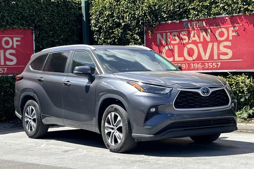 used 2023 Toyota Highlander Hybrid car, priced at $33,958