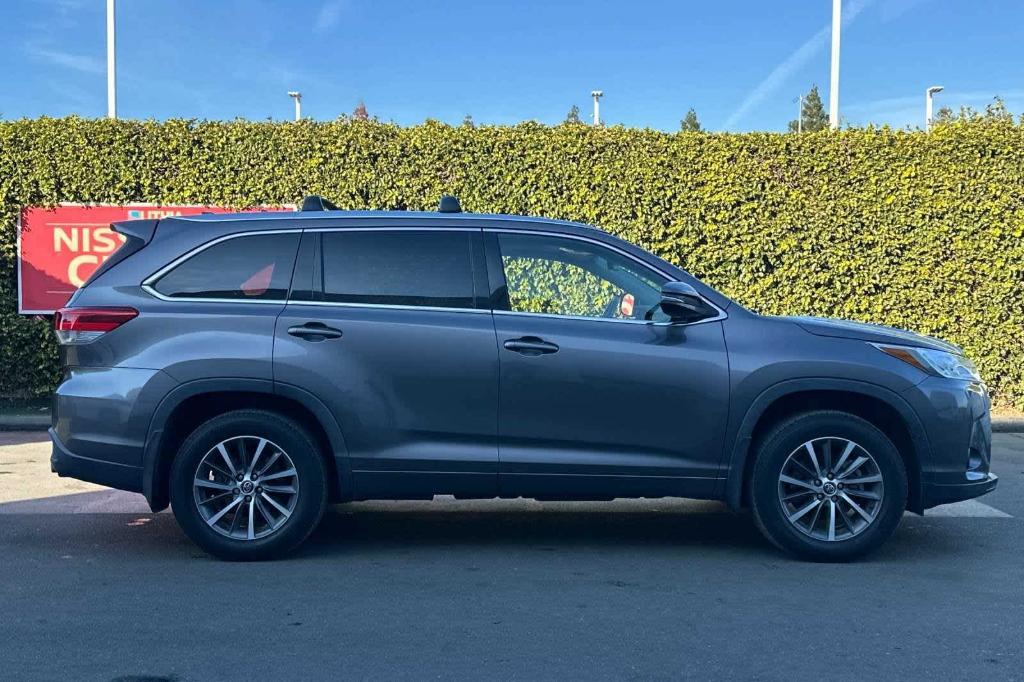 used 2018 Toyota Highlander car, priced at $29,868