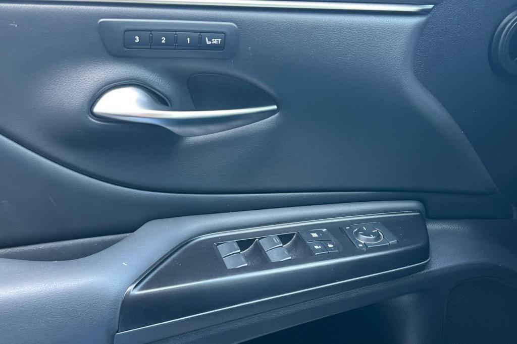 used 2019 Lexus ES 350 car, priced at $28,577