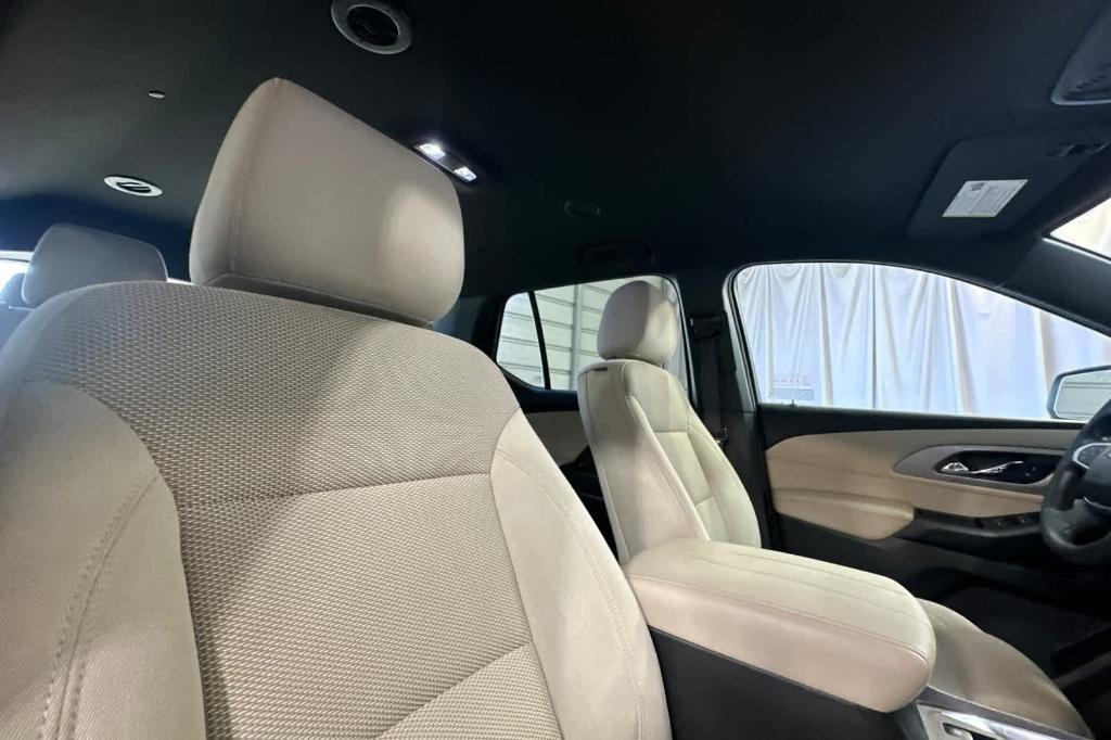 used 2023 Chevrolet Traverse car, priced at $16,999