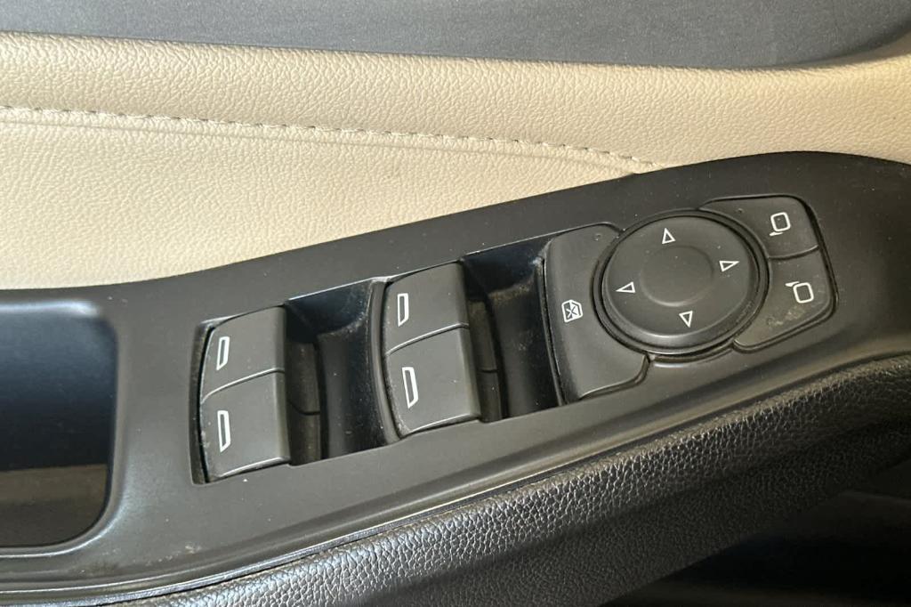 used 2023 Chevrolet Traverse car, priced at $21,798