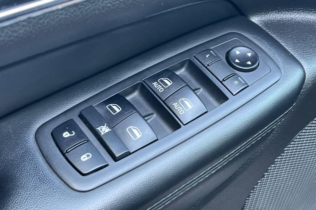 used 2019 Jeep Grand Cherokee car, priced at $16,621