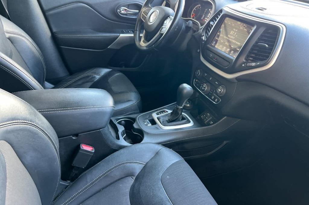 used 2018 Jeep Cherokee car, priced at $13,559