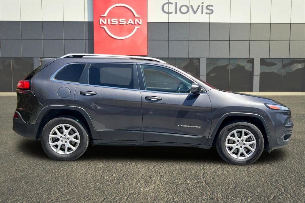 used 2018 Jeep Cherokee car, priced at $13,559