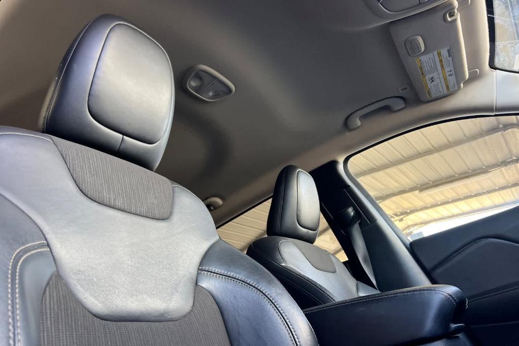 used 2018 Jeep Cherokee car, priced at $13,559