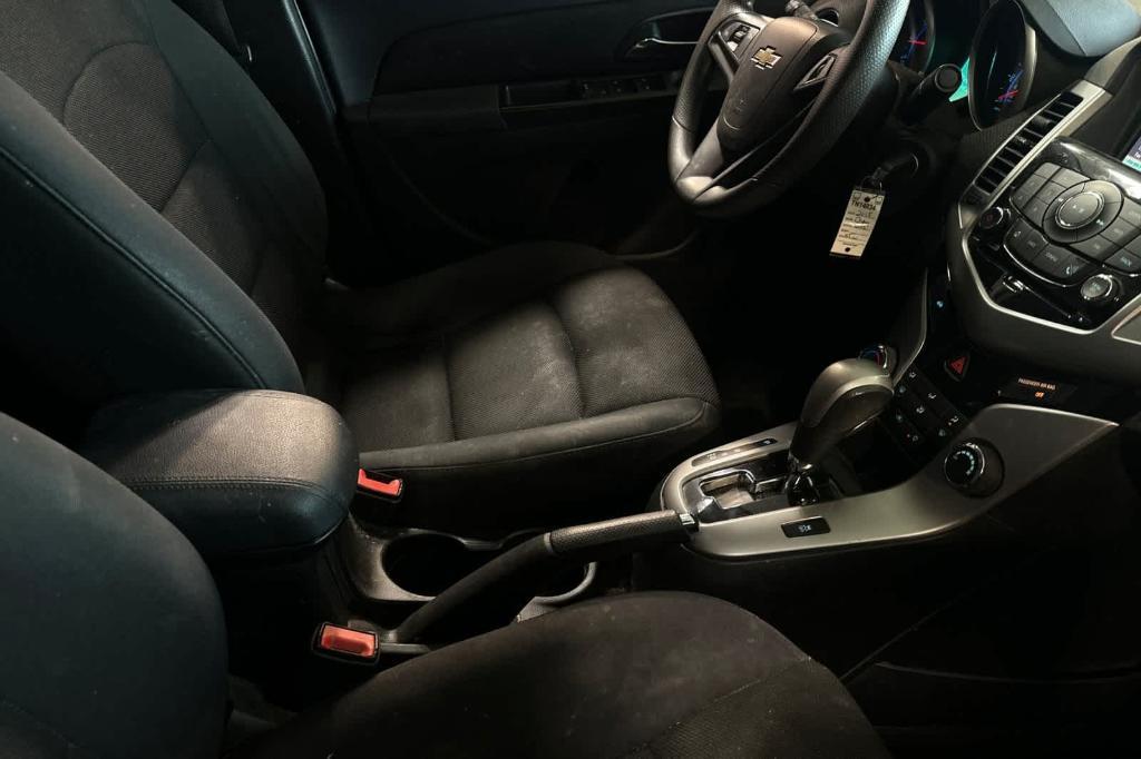 used 2015 Chevrolet Cruze car, priced at $9,989