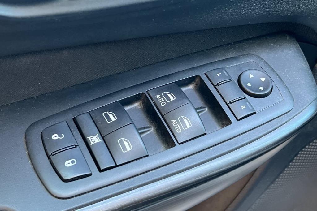 used 2014 Jeep Cherokee car, priced at $13,679