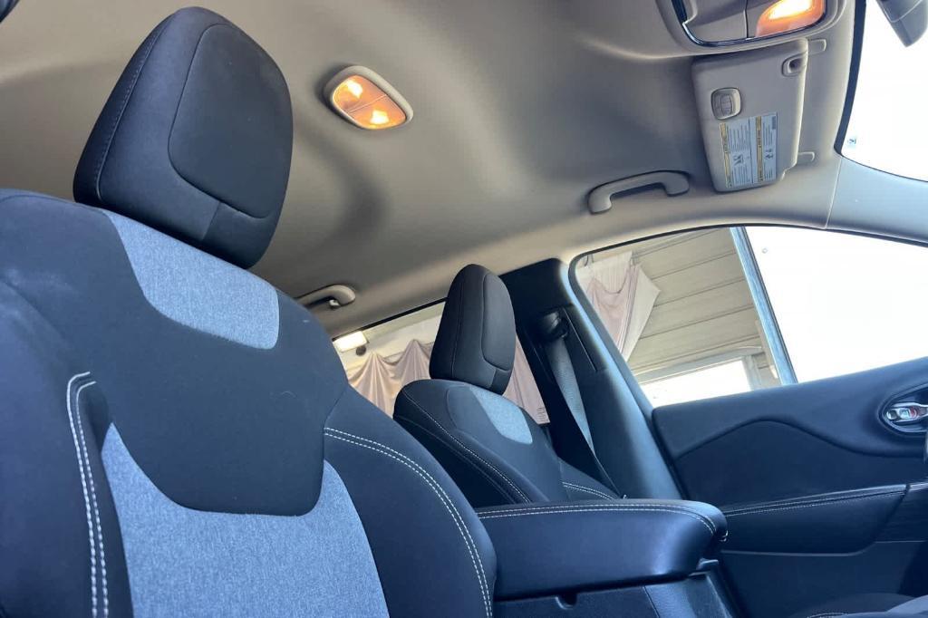 used 2014 Jeep Cherokee car, priced at $13,679