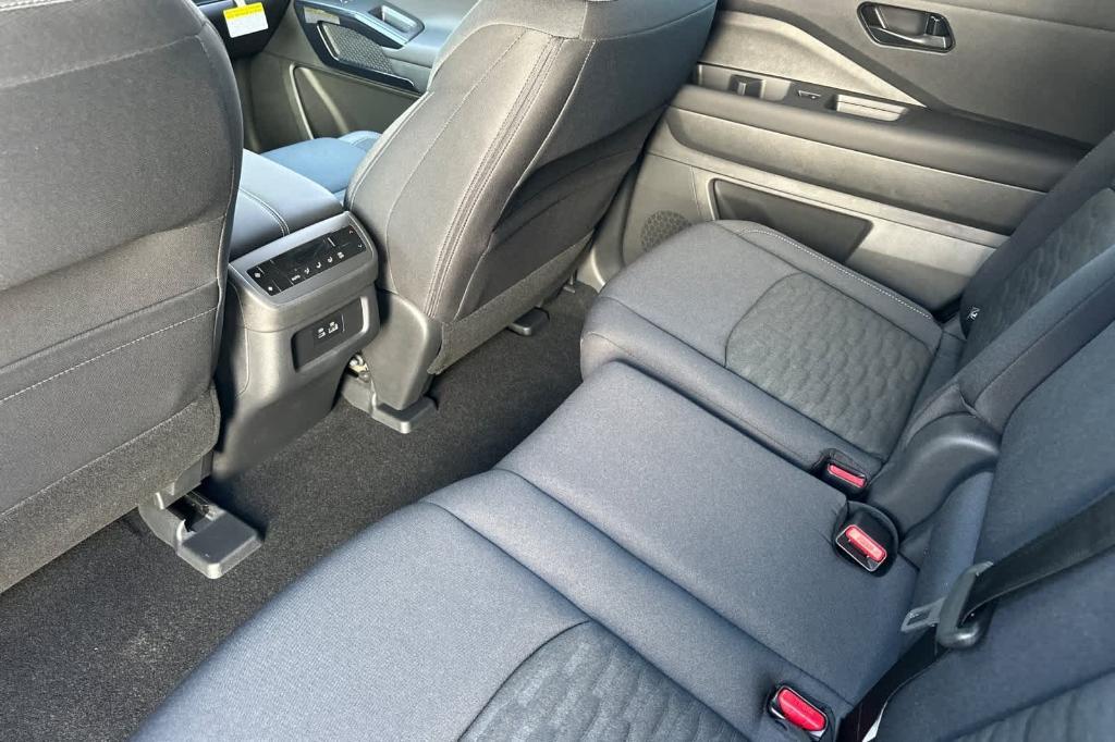 new 2025 Nissan Pathfinder car, priced at $38,297