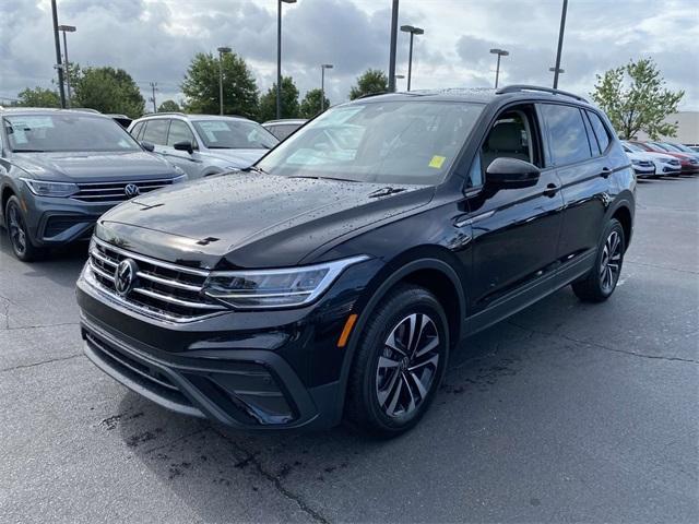 new 2024 Volkswagen Tiguan car, priced at $31,291