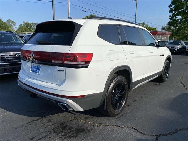 new 2024 Volkswagen Atlas car, priced at $49,673