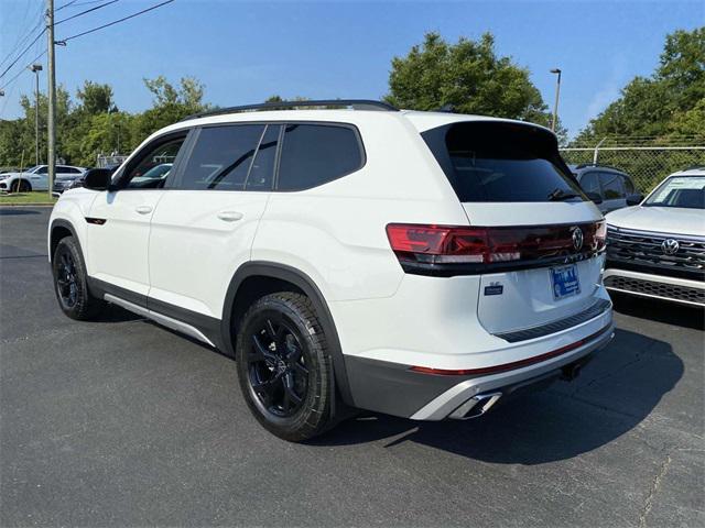 new 2024 Volkswagen Atlas car, priced at $50,206