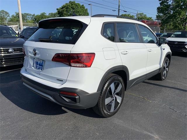 new 2024 Volkswagen Taos car