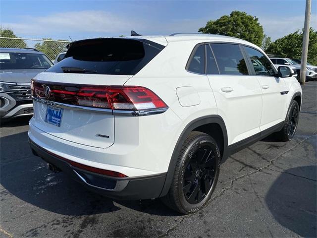 new 2024 Volkswagen Atlas Cross Sport car