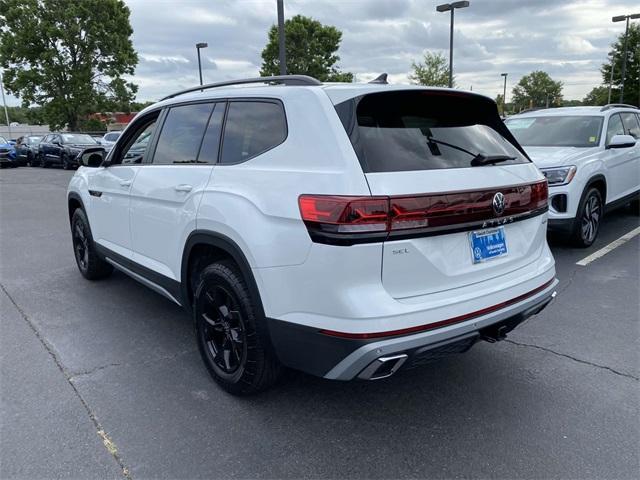 new 2024 Volkswagen Atlas car, priced at $54,751