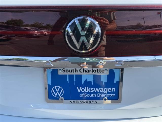 new 2024 Volkswagen Atlas car, priced at $56,055