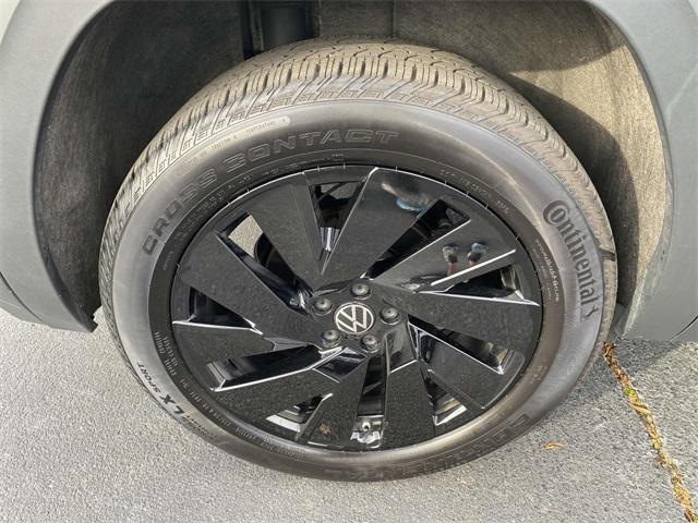 used 2024 Volkswagen Atlas car, priced at $38,500