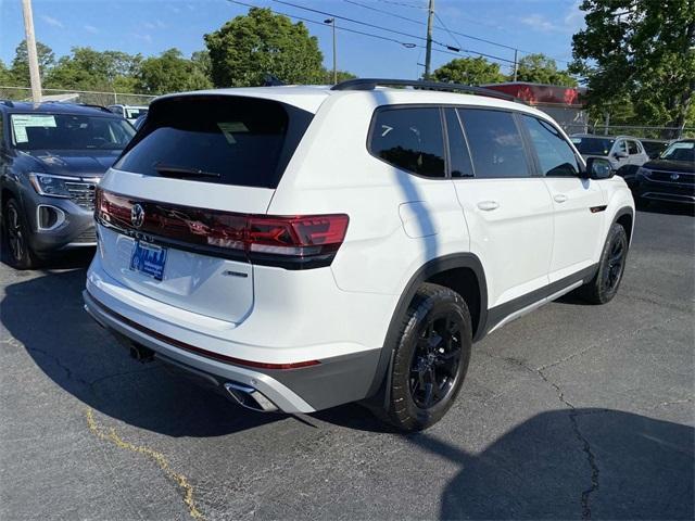 new 2024 Volkswagen Atlas car, priced at $50,478