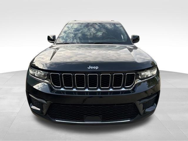 new 2025 Jeep Grand Cherokee car, priced at $35,754