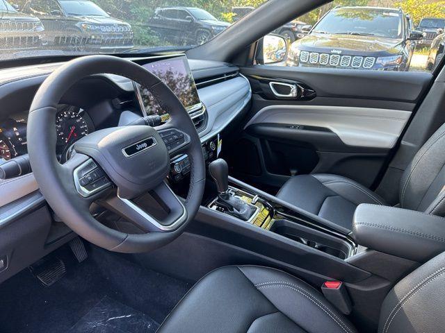 new 2025 Jeep Compass car, priced at $28,125