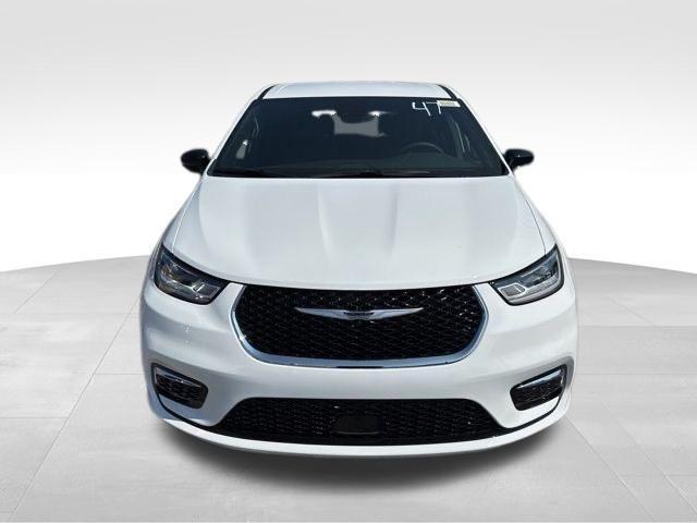 new 2026 Chrysler Pacifica car, priced at $37,126