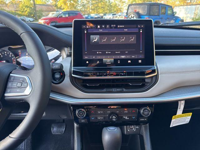 new 2025 Jeep Compass car, priced at $30,125