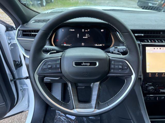 new 2025 Jeep Grand Cherokee car, priced at $40,160