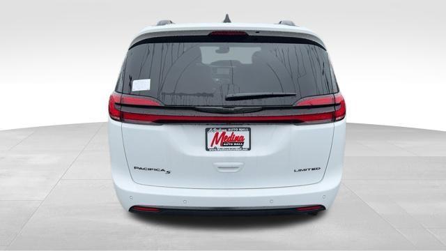 new 2024 Chrysler Pacifica car, priced at $39,507