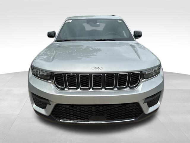 new 2024 Jeep Grand Cherokee car, priced at $32,704