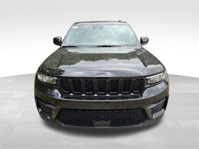 new 2025 Jeep Grand Cherokee car, priced at $46,172