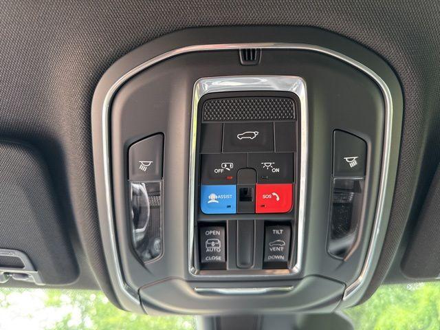 new 2025 Jeep Grand Cherokee car, priced at $46,172