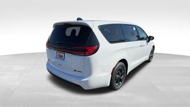 new 2024 Chrysler Pacifica Hybrid car, priced at $54,049