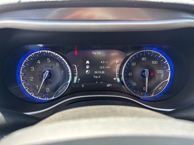 new 2025 Chrysler Pacifica car, priced at $38,608