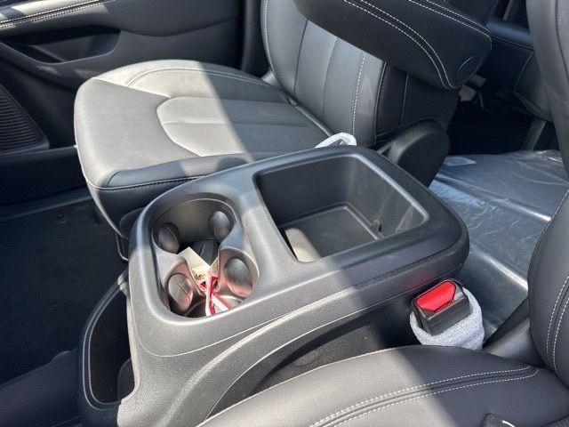 new 2025 Chrysler Pacifica car, priced at $38,608