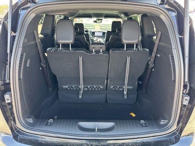 new 2025 Chrysler Pacifica car, priced at $38,608