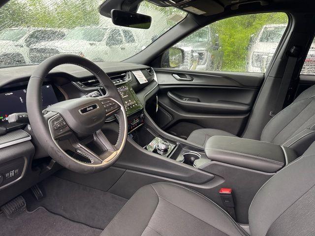 new 2025 Jeep Grand Cherokee L car, priced at $39,644